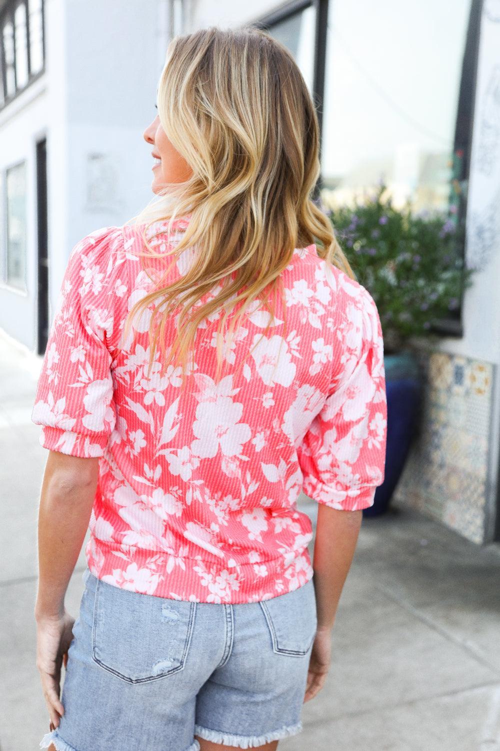 Coral Wavy Rib Floral Top – Puff Sleeve & Spring Vibes Style-Evelyns Fashion