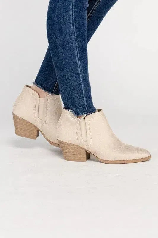 Everyday Elegance: GWEN Suede Ankle Boots-Evelyns Fashion
