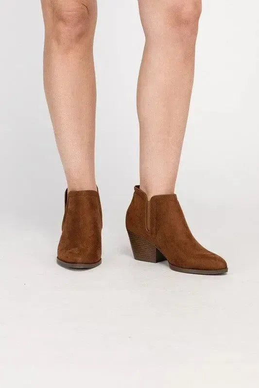 Everyday Elegance: GWEN Suede Ankle Boots-Evelyns Fashion