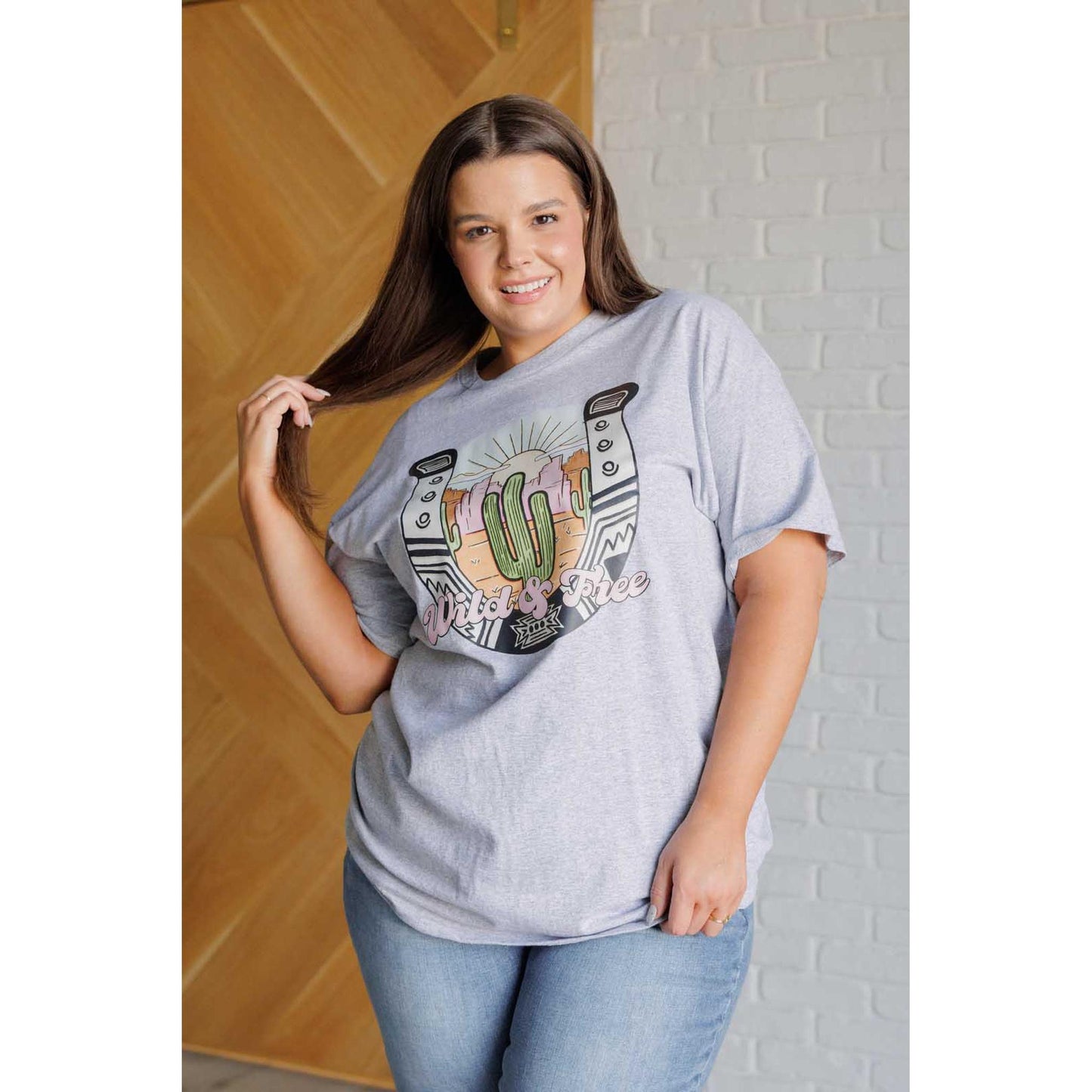 Gray Graphic Tee – Wild & Free Horseshoe-T-Shirts-Evelyns Fashion