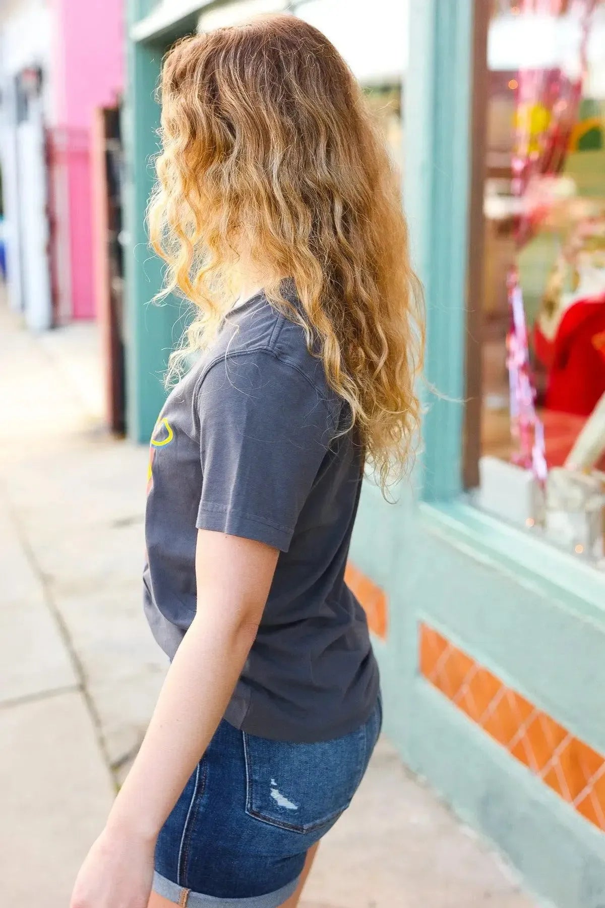 Weekend Ready "HOWDY" Cowboy Hat Graphic Tee-Evelyns Fashion