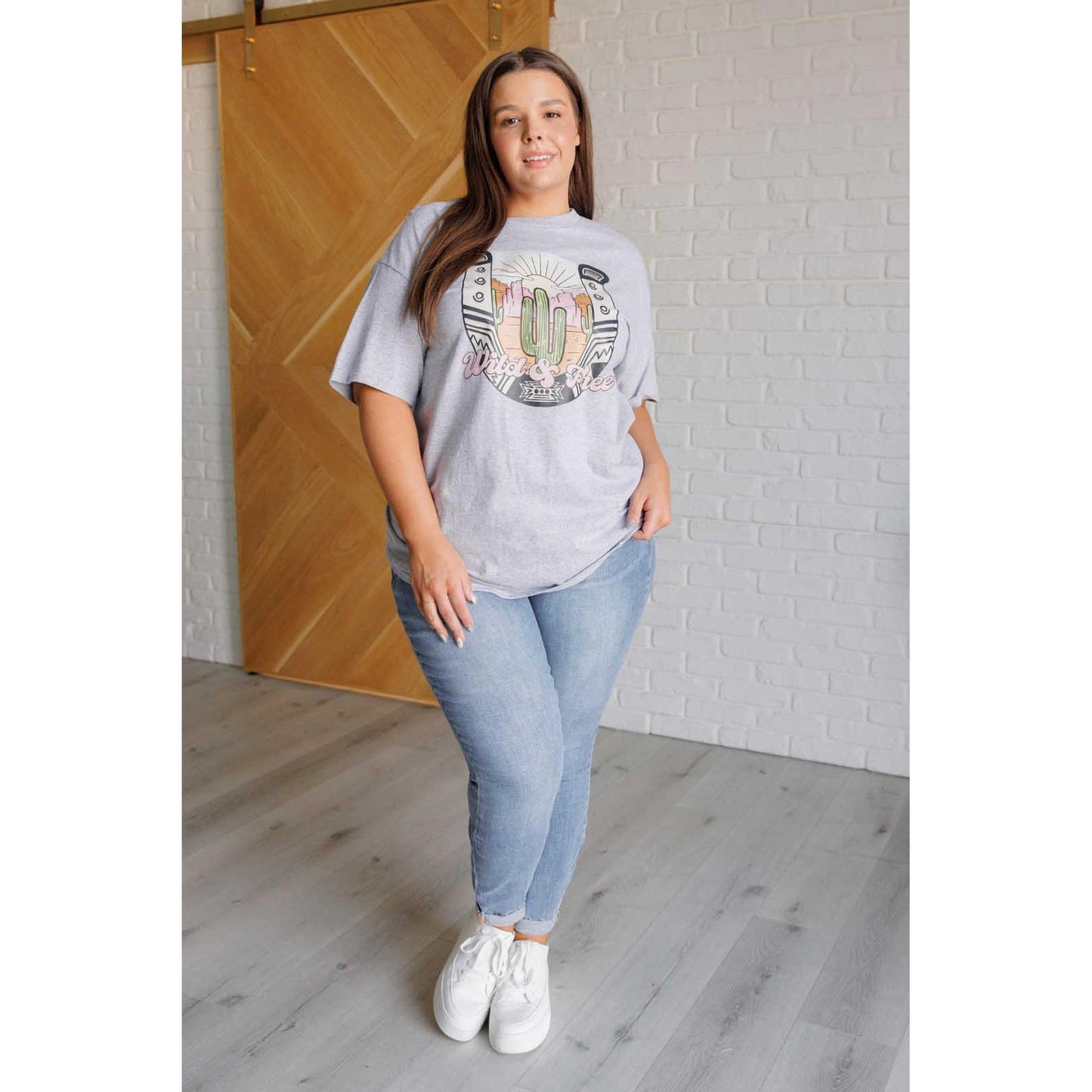 Gray Graphic Tee – Wild & Free Horseshoe-T-Shirts-Evelyns Fashion