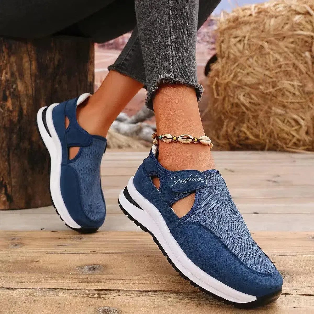 Trendsetting Comfort: Mesh Round Toe Platform Sneakers-shoes-Evelyns Fashion