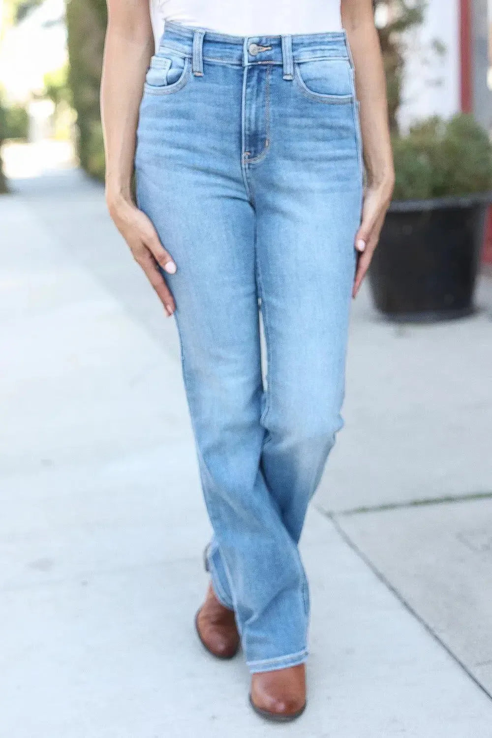 Judy Blue Medium Wash Mid Rise Waist Boot Cut Jeans-Evelyns Fashion