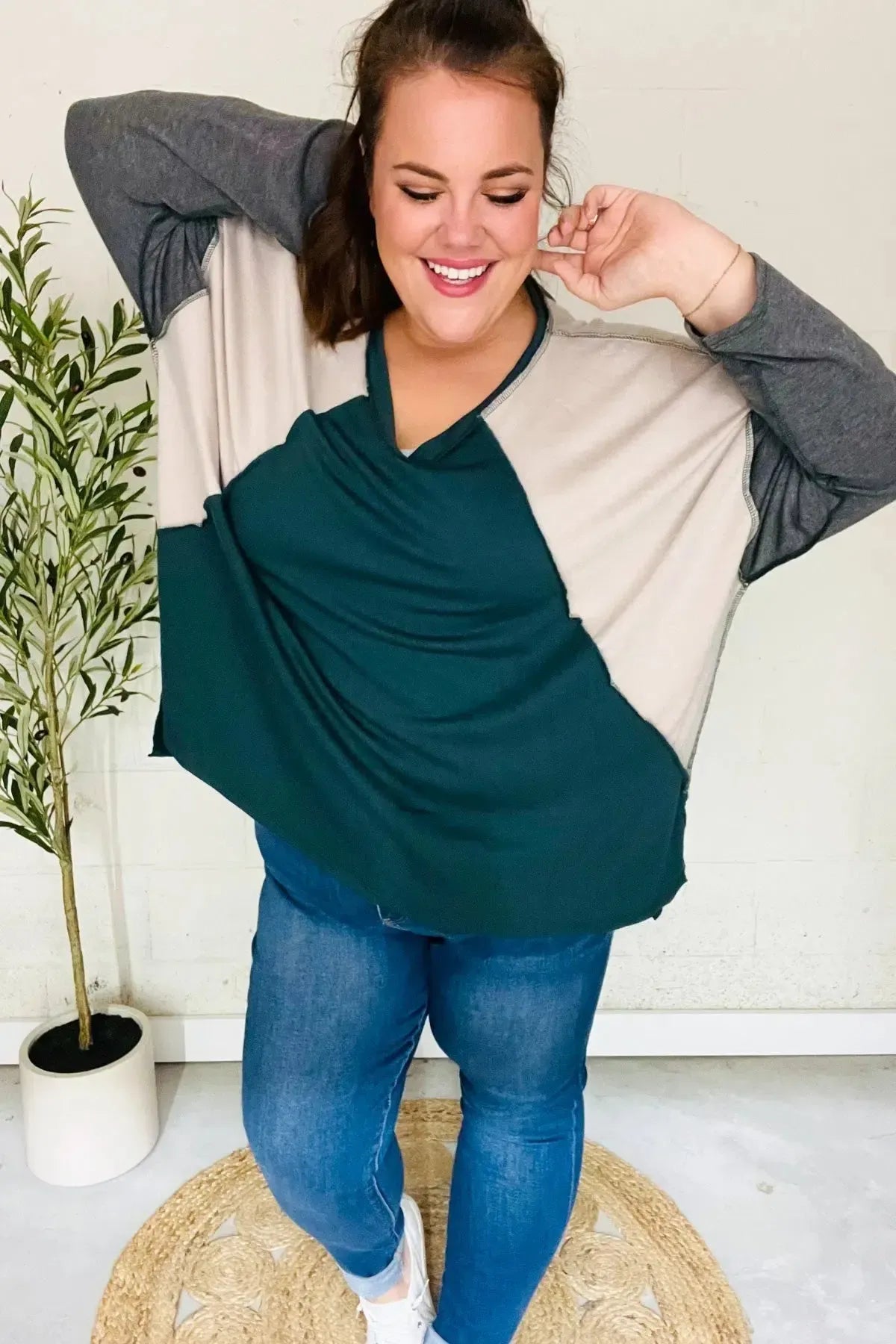 Stand Out Hunter Green V Neck Raglan Color Block Outseam Top-Evelyns Fashion